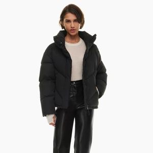 Aritzia Wilfred Black Cloud Puff Size M